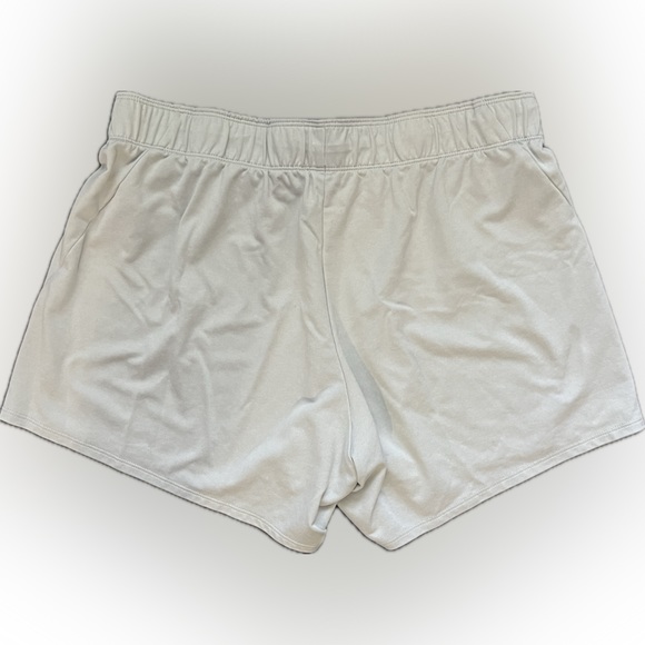 Nike Dry Fit Women’s Shorts-Excellent Used Condition - Picture 2 of 4